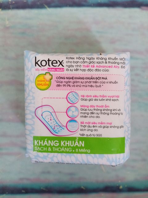 Băng vệ sinh Kotex hàng ngày kháng khuẩn bịch 8 miếng