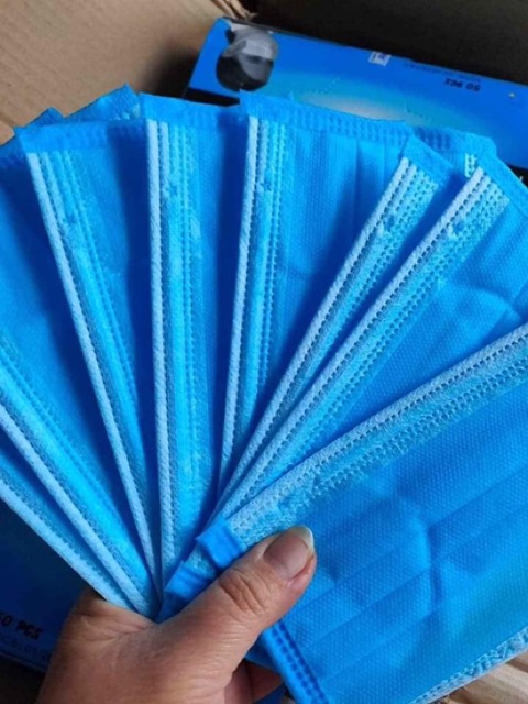 Khẩu trang y tế 4 lớp Famapro pro hộp 50 cái .