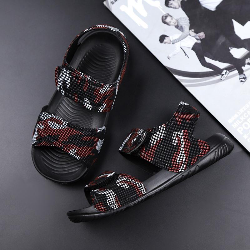 Giày sandal năng động cho em bé