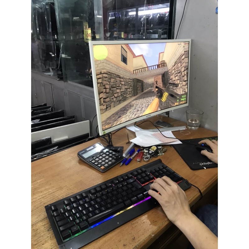 Bàn phím cơ xịn chơi game nảy tanh tách