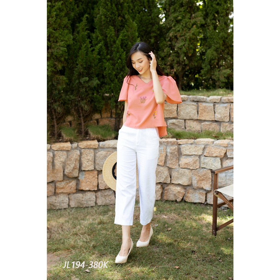 Jenny Le - Áo linen thêu tay nhành hoa rời Daisy Top JL194