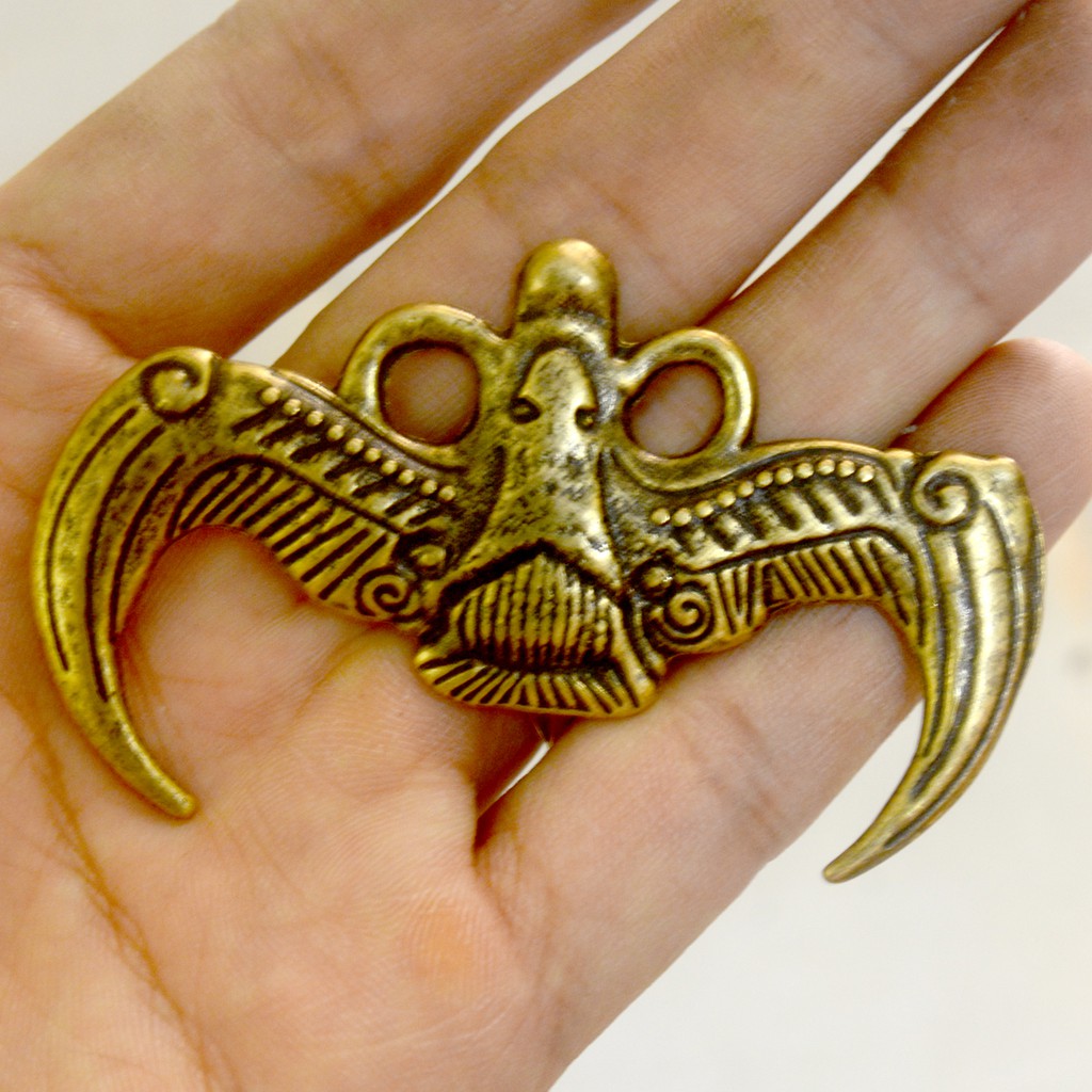 Thẻ bài hình con dơi phong thủy bằng đồng