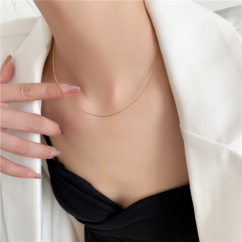 Dây chuyền trơn dây tròn không mặt mền mại thoải mái chất liệu titan mạ vàng không đen gỉ