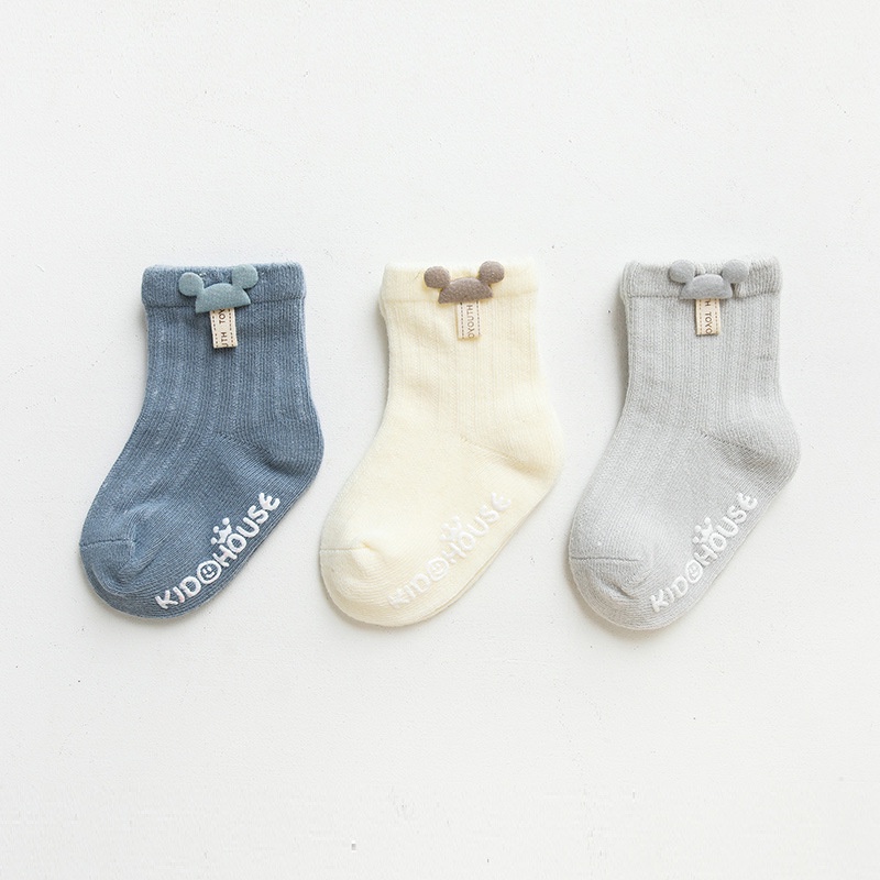 Set 3 đôi vớ chống trượt thích hợp cho bé sơ sinh