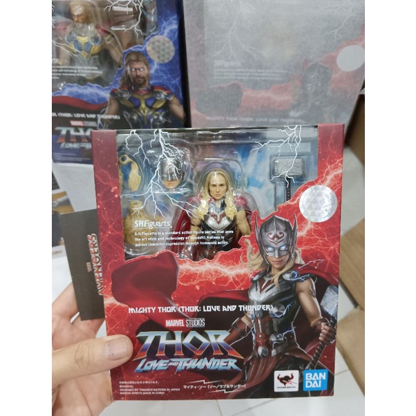 Mô hình SHF Mighty Thor Love and Thunder Jane Foster Bandai có sẵn