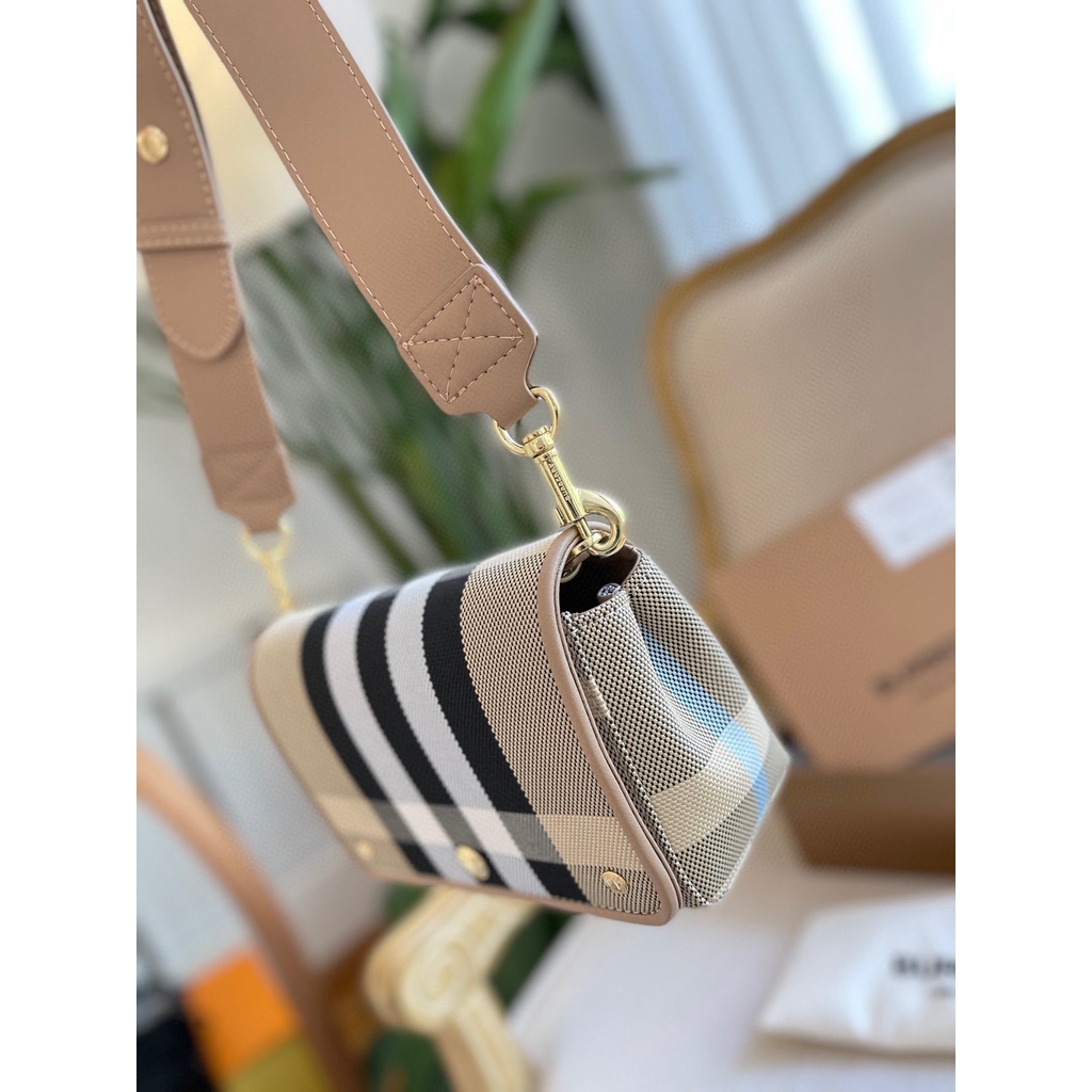 Túi Đeo Chéo Burberry Thời Trang Sang Trọng Cho Nam Nữ