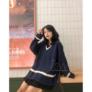 Áo len viền cổ V oversize