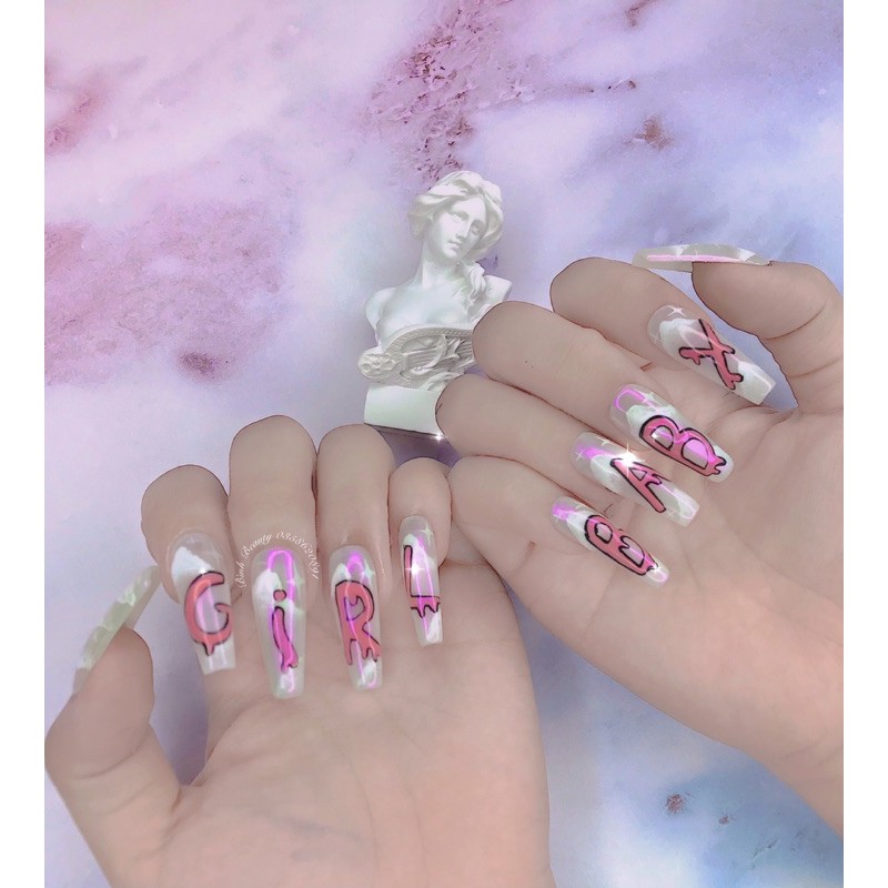 Nail Box  thiết kế _ phong móng thang vẽ chữ Baby Gỉl siêu xinh
