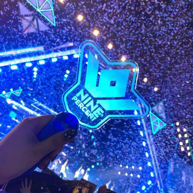 Gậy lightstick phát sáng đổi màu thiết kế chữ Nine Percent