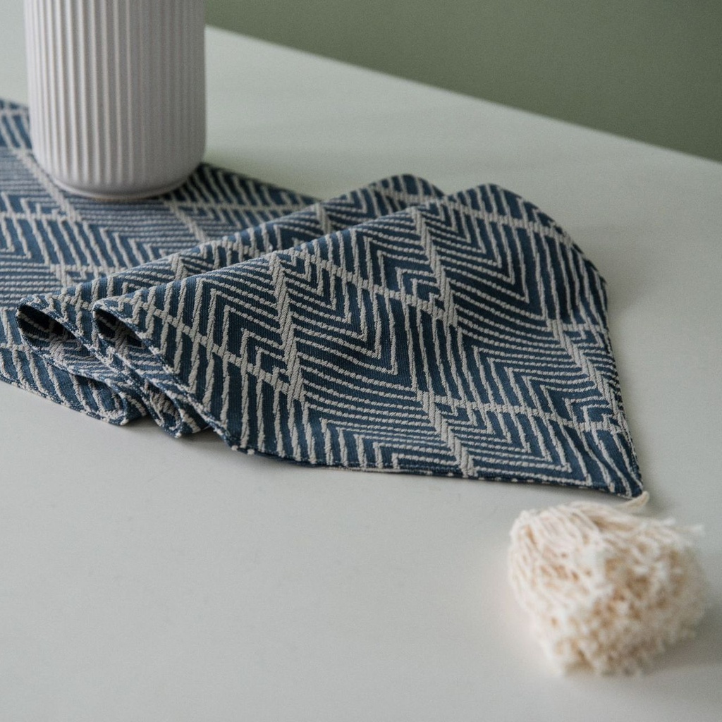 Khăn Trải Bàn Họa Tiết Gợn Sóng Phong Cách Bắc Âu Độc Đáo