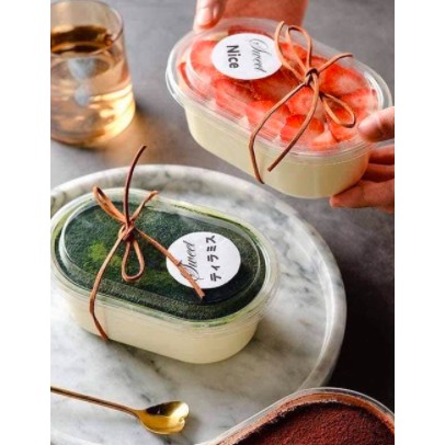 HỘP NHỰA ĐỰNG BÁNH MOUSSE TIRAMISU OVAL 450G