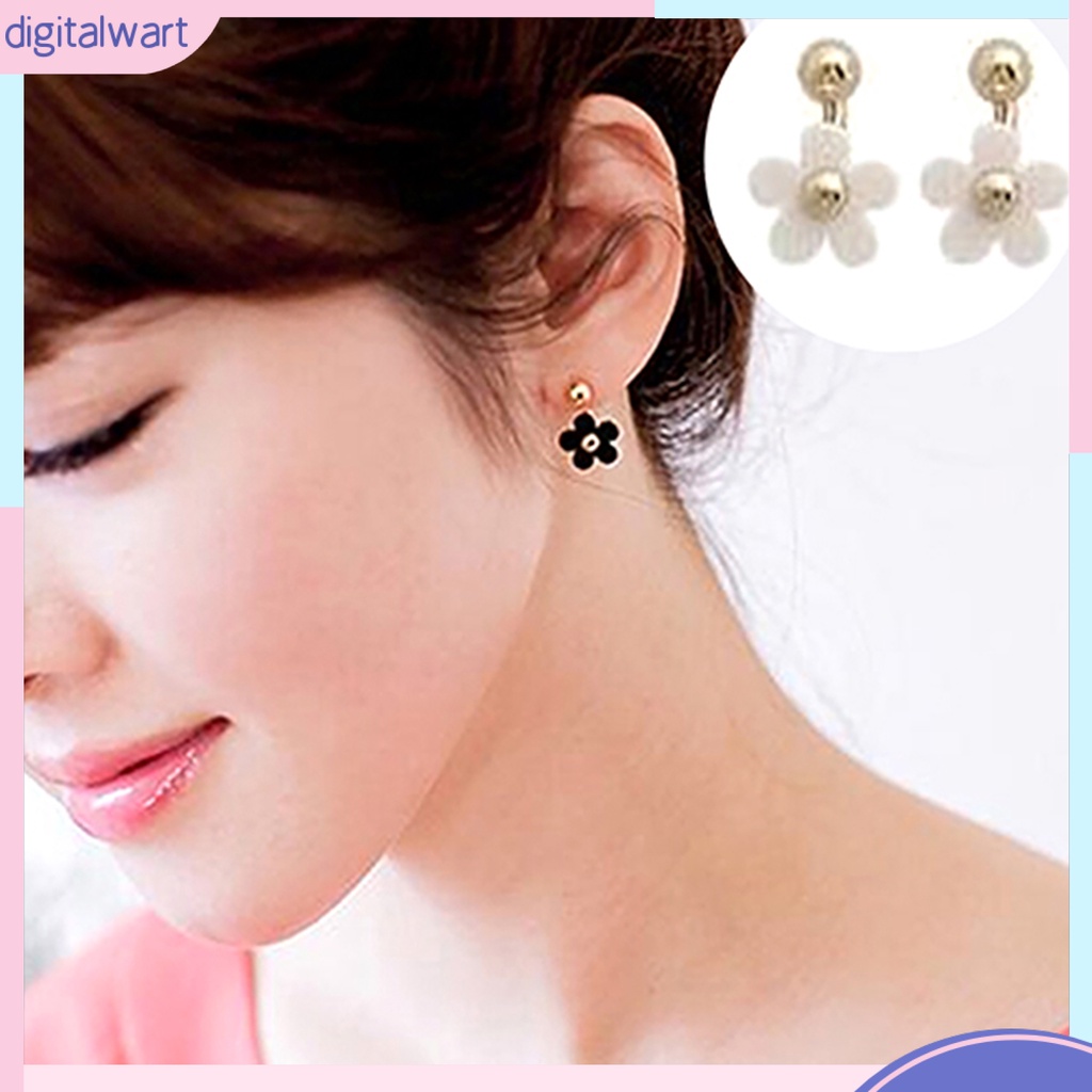 Đôi khuyên tai hình hoa cúc thanh lịch và thời trang cho nữ