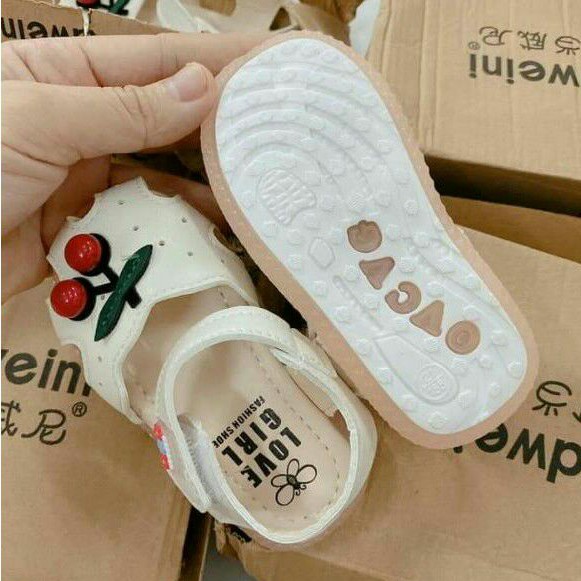 Giày sandal tập đi cho bé gái hình cherry đáng yêu