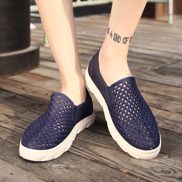 Giày lười nhựa cho nam siêu mềm 😎 | BigBuy360 - bigbuy360.vn