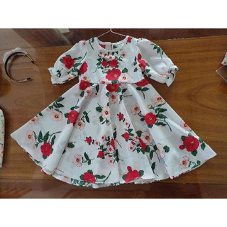 đầm hoa cúc hot trend cho bé