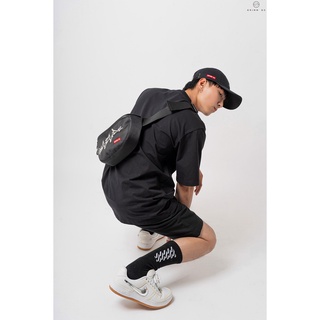 Grimm DC Crossbody Saigonese trắng (Túi đeo chéo Saigonese chữ trắng)