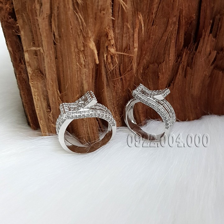 Nhẫn nữ đính nhiều đá, nhẫn nữ kiểu cá tính.