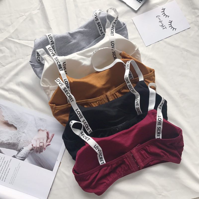 Áo ngực kiểu camisole mềm mại với họa tiết in hình chữ cái