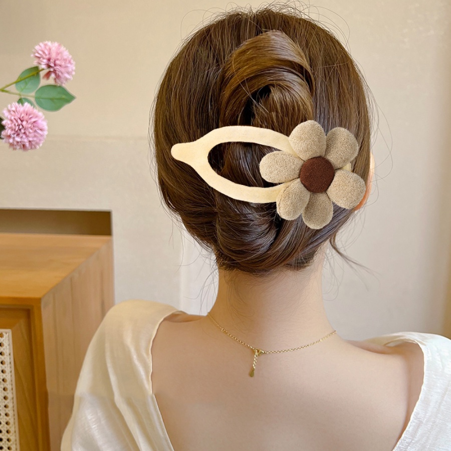 Kẹp Tóc Đính Hoa Và Ngọc Trai Dễ Thương Cho Nữ