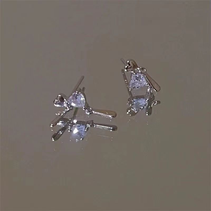 Bông Tai Hình Trái Tim Đôi Đính Kim Cương Nhỏ Và Tươi Tắn Nhẹ Nhàng Và Thời Trang Cho Nữ