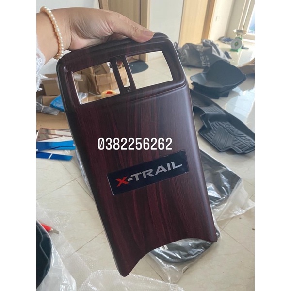 Ốp chống xước bảo vệ điều hoà sau xe Nisan Xtrail 2014-2020