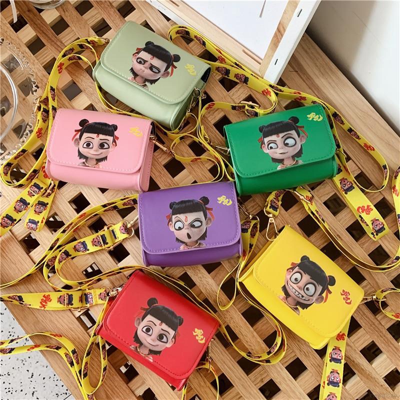 Túi đeo chéo làm từ da PU với họa tiết hoạt hình