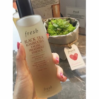 Nước thần Fresh Black Tea Kombucha Facia Treatment Essence