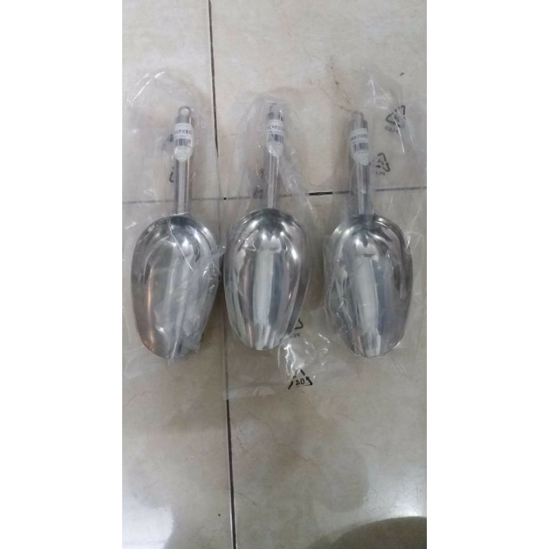 Muôi xúc đá cao cấp