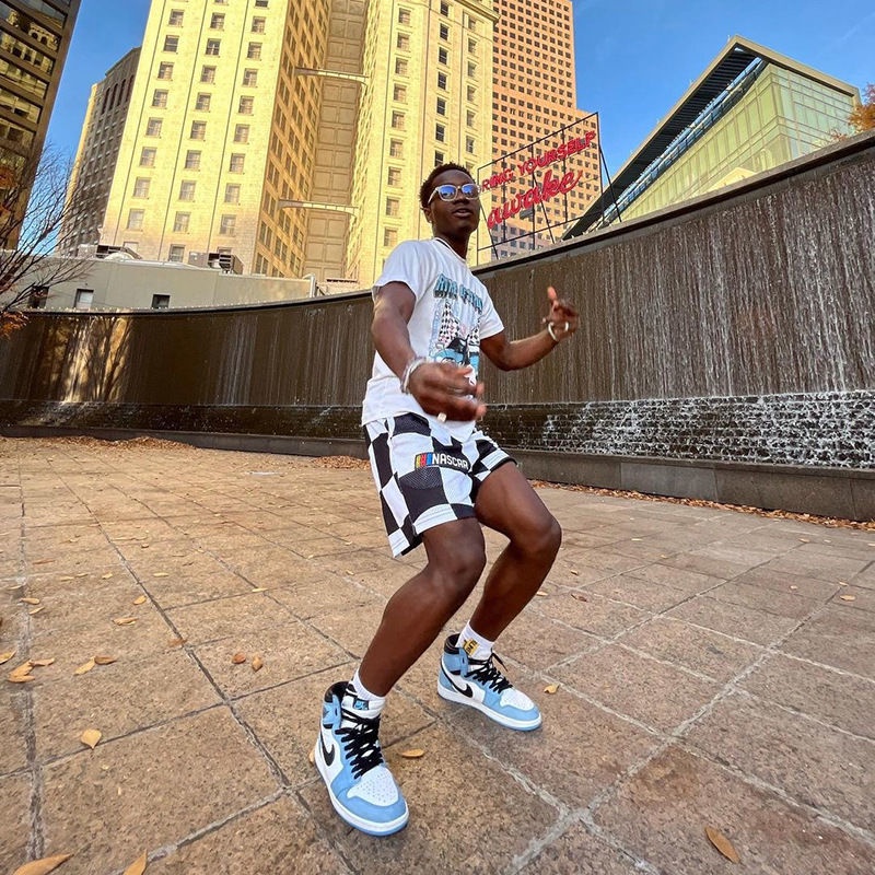 Quần Short Thể Thao Kẻ Sọc Trắng Đen Phối Màu Phong Cách Hip Hop Đường Phố Cho Nam Và Nữ