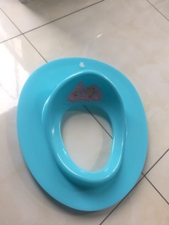 Bệ vệ sinh thu nhỏ cho bé việt nhật