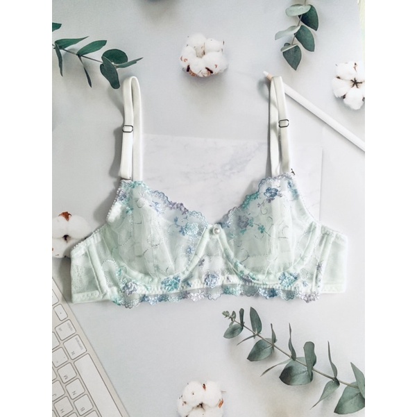 Set đồ lót ren hoa màu xanh, hàng may thiết kế