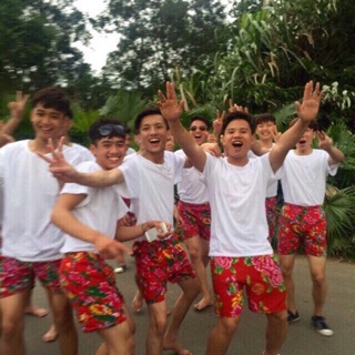 Áo phông trắng Hà Nôi