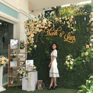 Đầm ren đuôi cá