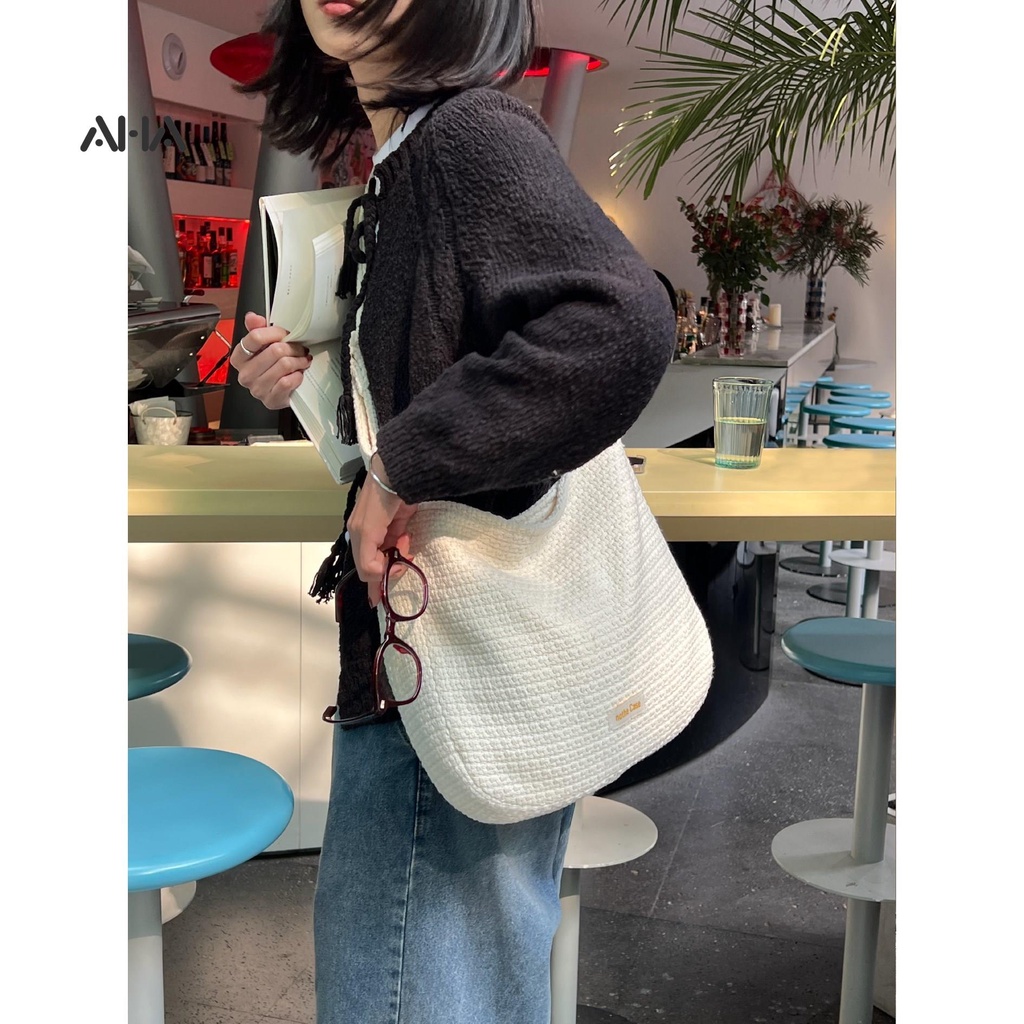 Túi xách AHA official cỡ lớn thời trang sành điệu dành cho nữ