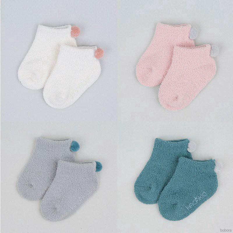 Vớ dày giữ ấm chân chống trượt vào mùa đông dành cho các bé