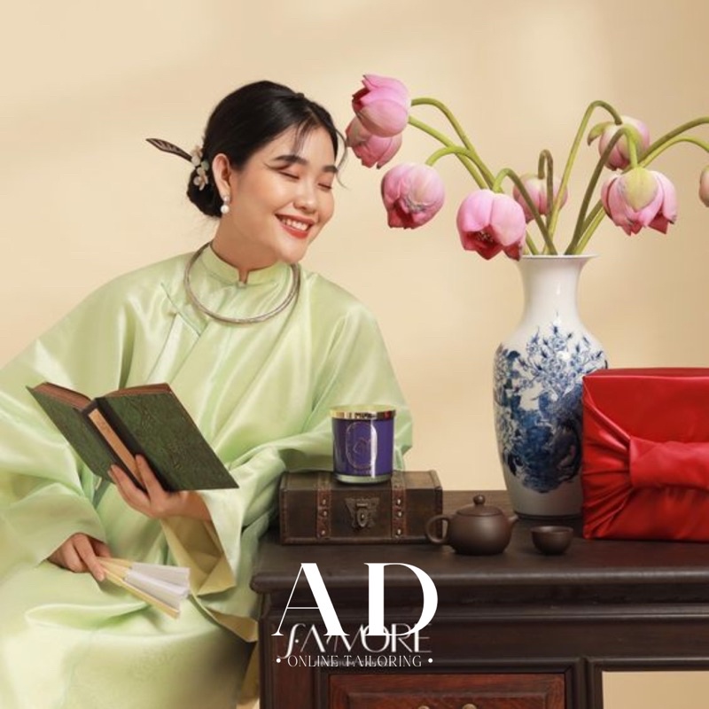 THE AODAI- Áo dài Plating Leaves, áo dài cách tân ống rộng xanh satin thanh lịch