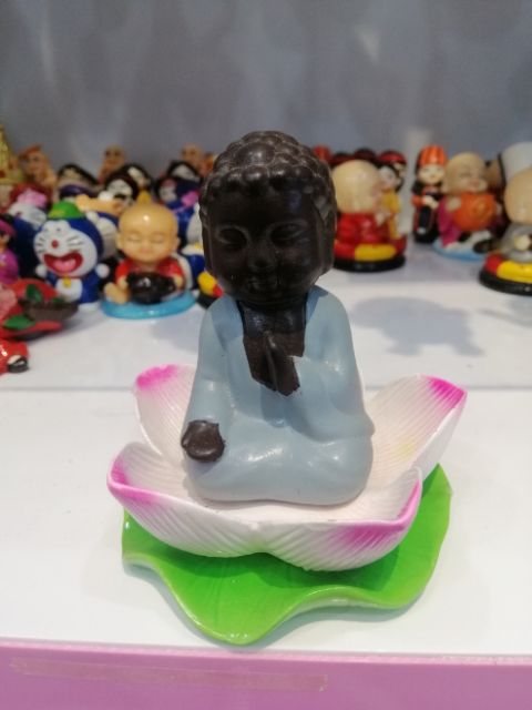 Đài sen chân đèn cầy