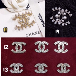 Tag cài áo chữ X