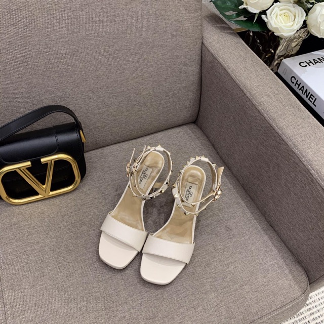 Sandal nữ da thật Valentino đinh tán 8.5cm bản likeauth cao cấp