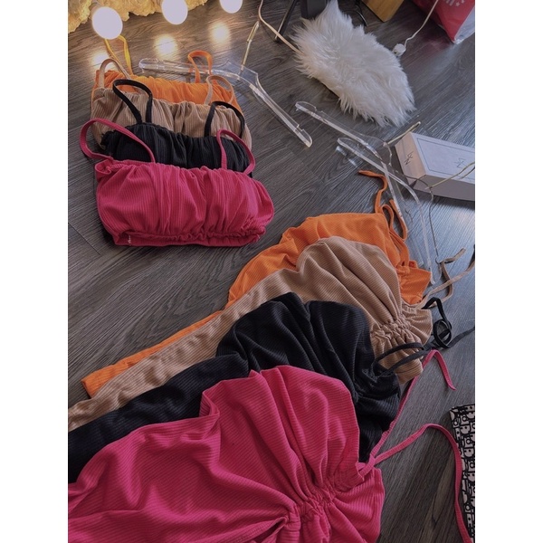 Set Bộ Thun Dẻo Dày Lạnh Áo Croptop Viền Chữ Vàng AlexXangg FF + Quần Ống Xuông Viền Vàng