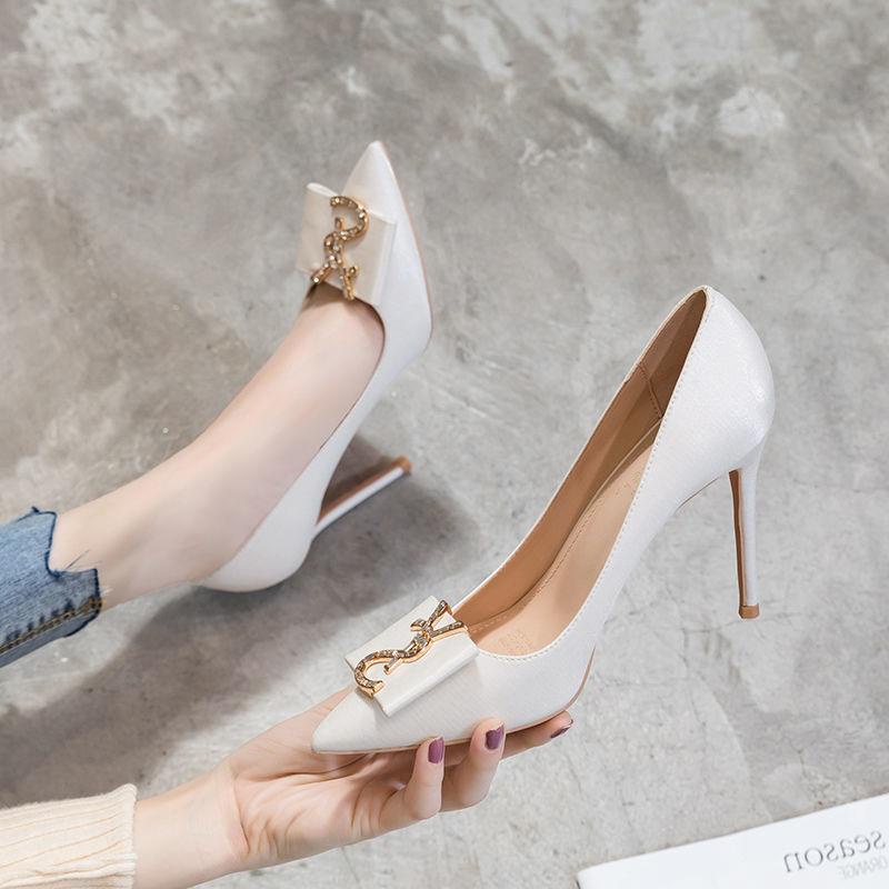 Giày cao gót mũi nhọn màu trắng phong cách mùa xuân thu 2021 mới sành điệu cho nữ