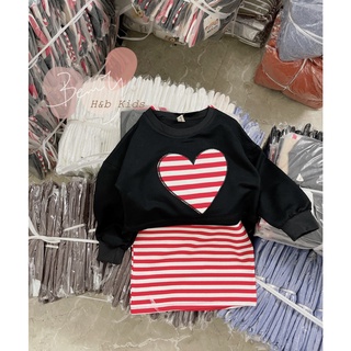 Set váy kẻ đỏ thêu tim bé gái