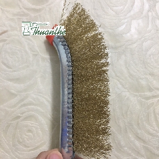 Bàn chải sắt Total TH92102 chiều dài 250mm