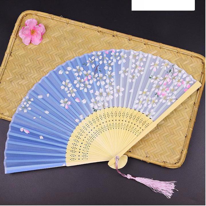 Quạt cổ trang xanh đào nhạt loại 2 quạt xếp cầm tay phong cách Trung Quốc