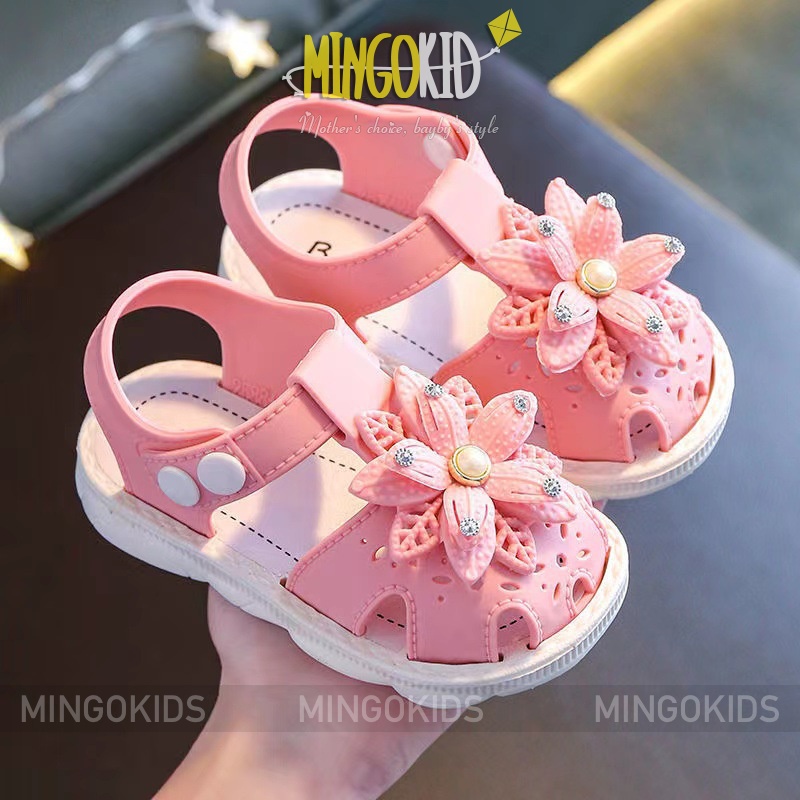 Dép sandal cho bé gái MG31 bông hoa size 16-25