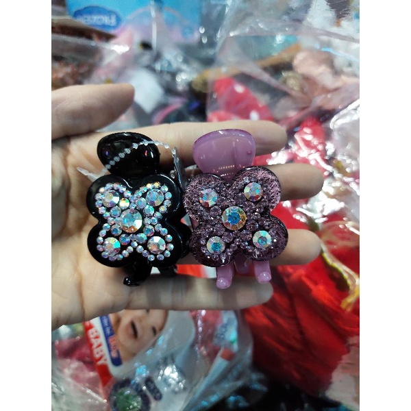 Kẹp càng cua đính đá