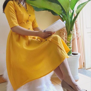 Đầm cổ v nút gỗ dáng dài thanh lịch