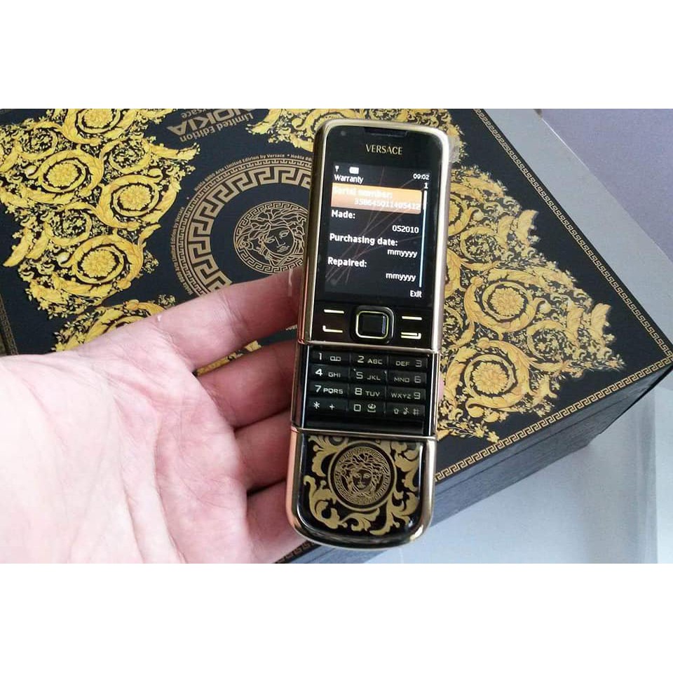 Điện thoại NOKIA 8800 Versace Hàng sưu tập, mới 100% do hãng versace design. Hộp gỗ với đầy đủ phụ kiện