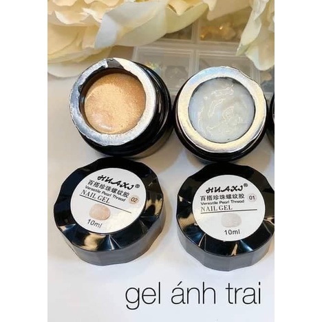 Hũ gel nhũ ngọc trai có 2 màu trắng, vàng được màu chọn lẻ