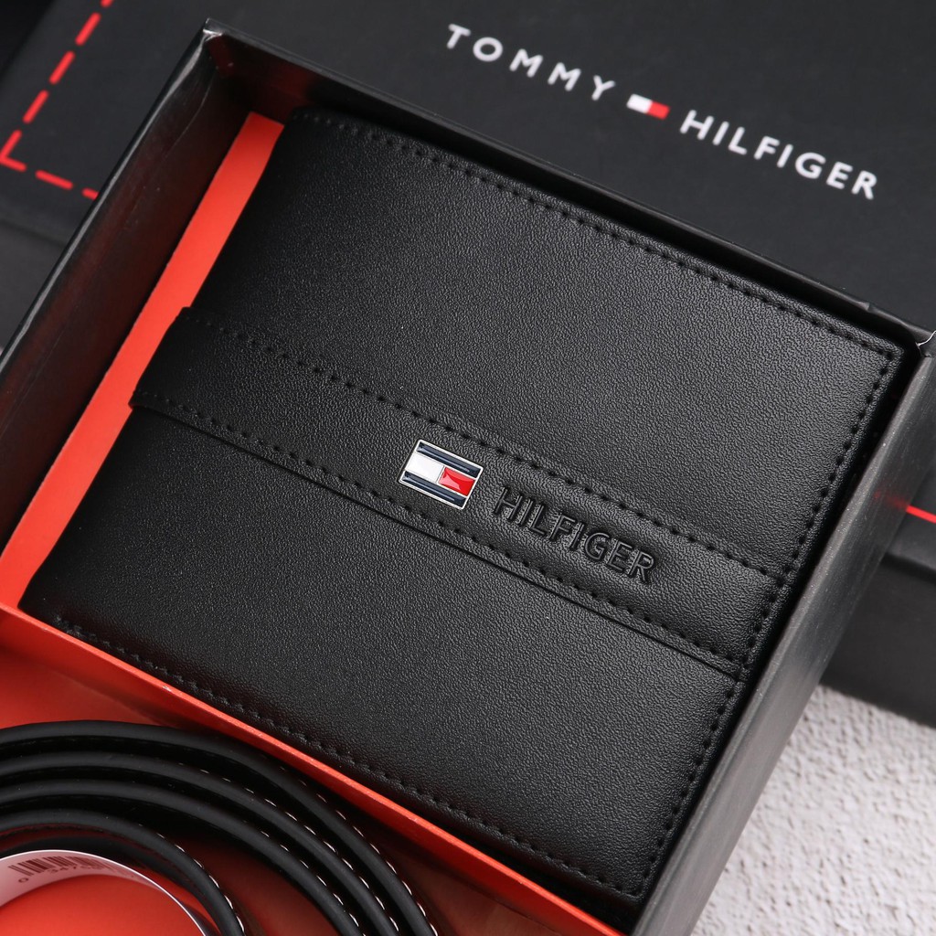 Ví Tommy Hilfiger màu be kèm thắt lưng làm quà tặng